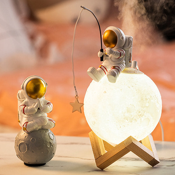 Astronaut on the Moon Humidifier - Resin - Wood